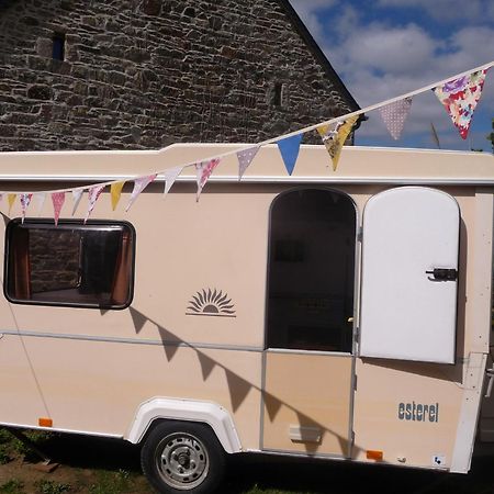 Pleumeur-Gautier Bretagne Chambre D'Hotes Suite 53M2 Et Caravane Vintage Avec Cuisine Et Salle De Bains Privees Brittany B&B 53M2 Suite And Vintage Caravan Glamping With Private Kitchen And Bathroom المظهر الخارجي الصورة