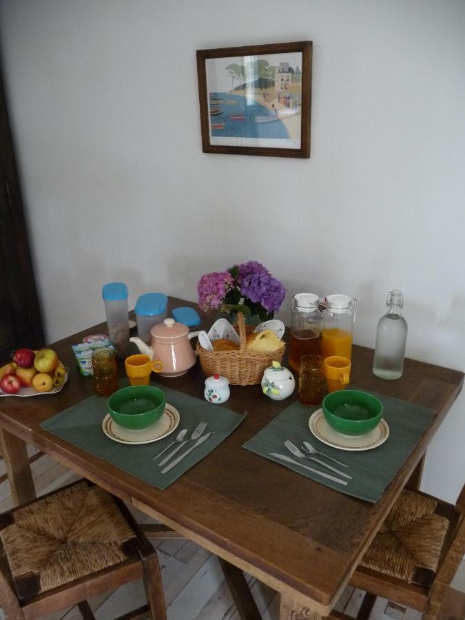 Pleumeur-Gautier Bretagne Chambre D'Hotes Suite 53M2 Et Caravane Vintage Avec Cuisine Et Salle De Bains Privees Brittany B&B 53M2 Suite And Vintage Caravan Glamping With Private Kitchen And Bathroom المظهر الخارجي الصورة