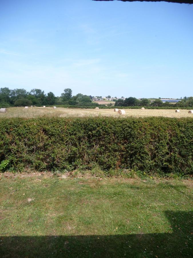 Pleumeur-Gautier Bretagne Chambre D'Hotes Suite 53M2 Et Caravane Vintage Avec Cuisine Et Salle De Bains Privees Brittany B&B 53M2 Suite And Vintage Caravan Glamping With Private Kitchen And Bathroom المظهر الخارجي الصورة