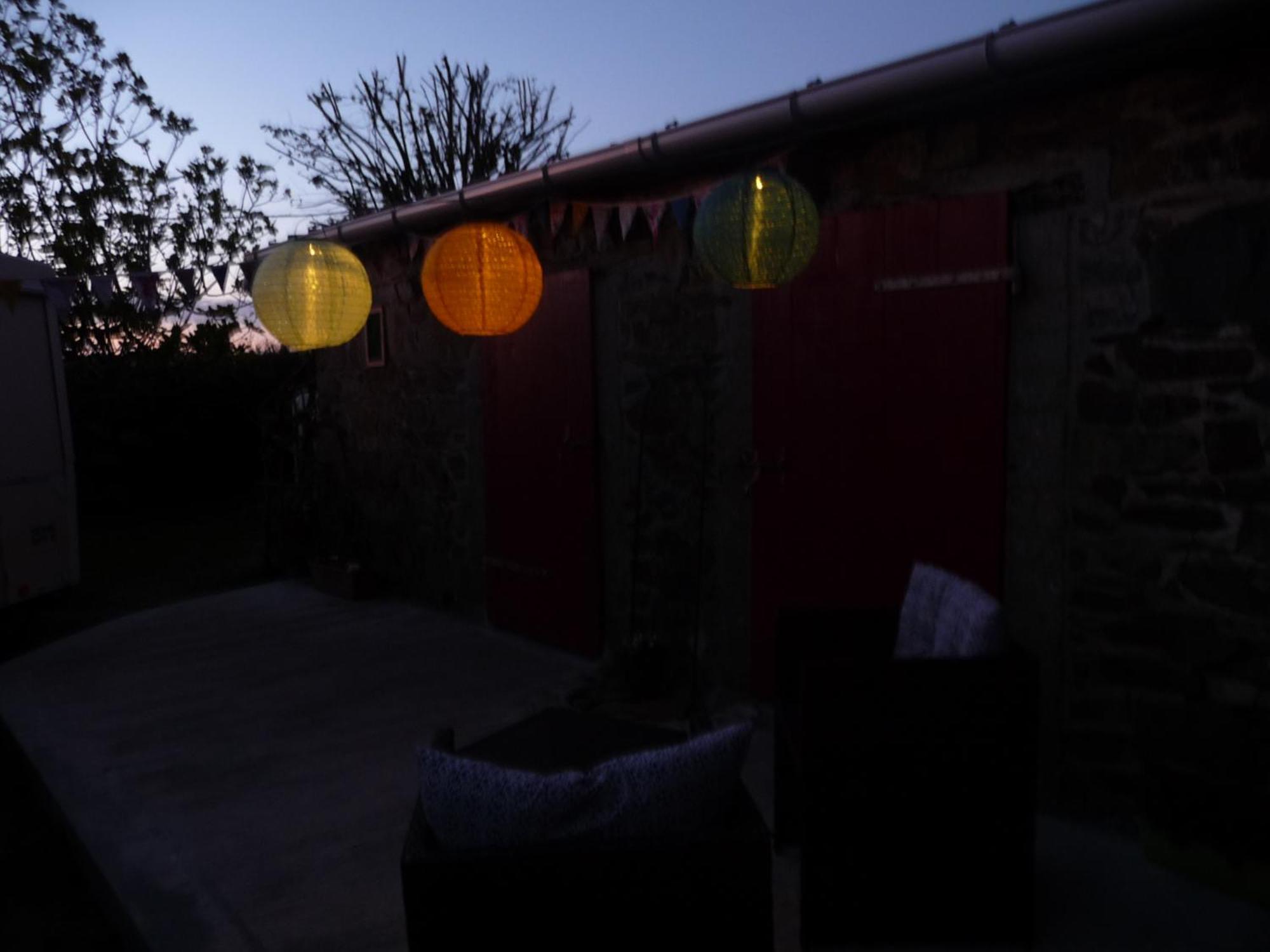 Pleumeur-Gautier Bretagne Chambre D'Hotes Suite 53M2 Et Caravane Vintage Avec Cuisine Et Salle De Bains Privees Brittany B&B 53M2 Suite And Vintage Caravan Glamping With Private Kitchen And Bathroom المظهر الخارجي الصورة