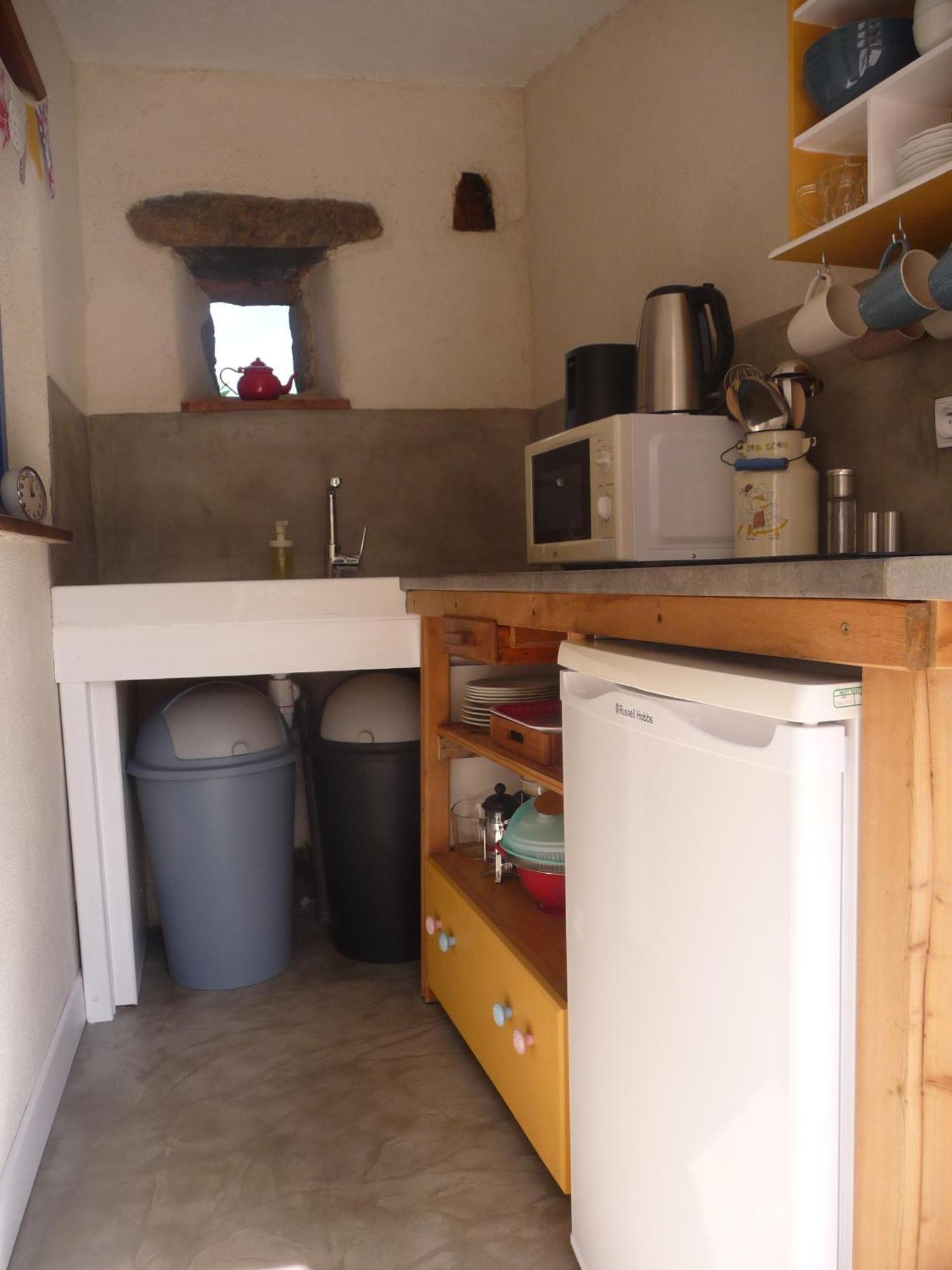 Pleumeur-Gautier Bretagne Chambre D'Hotes Suite 53M2 Et Caravane Vintage Avec Cuisine Et Salle De Bains Privees Brittany B&B 53M2 Suite And Vintage Caravan Glamping With Private Kitchen And Bathroom المظهر الخارجي الصورة